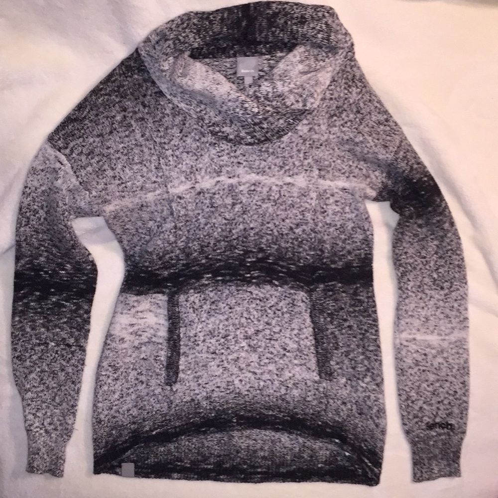 Bench Black and White ombré sweater size small